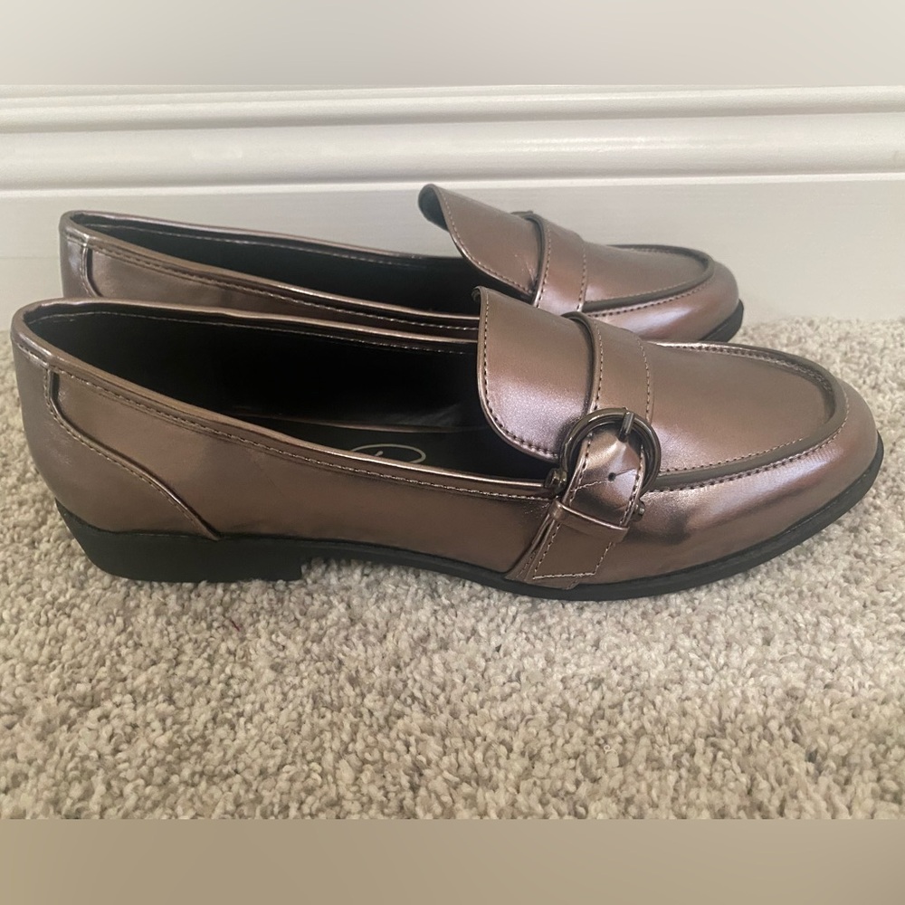 American Rag Bronze Loafers 9 M New - Picture 1 of 4